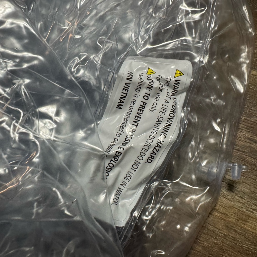 Transparent Inflatable Chairs - Picture 4 of 6